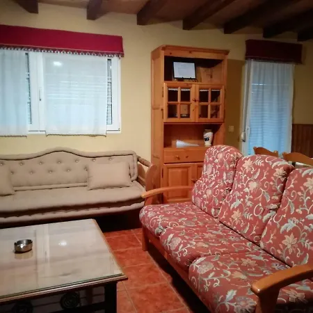 La Puente 10 De Gredos Holiday home *