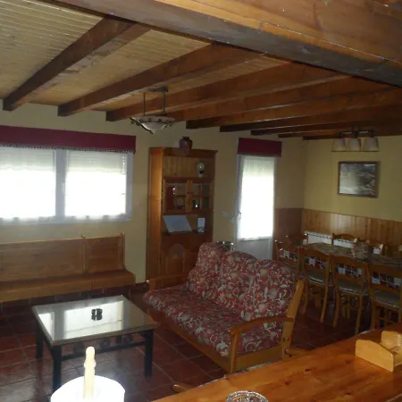 La Puente 10 De Gredos Holiday home Hoyos del Espino